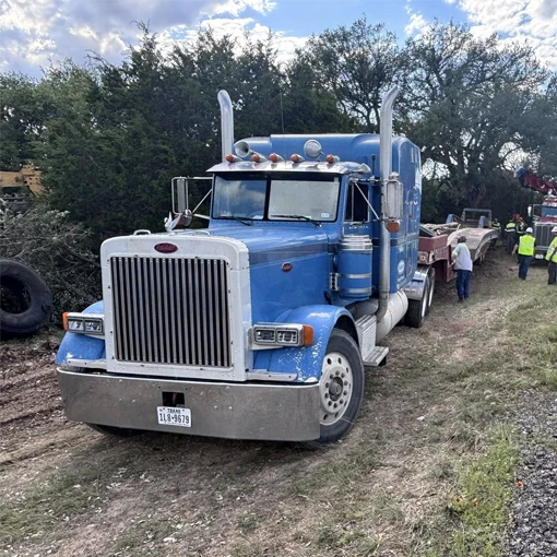 Tow truck providing towing service in Lometa