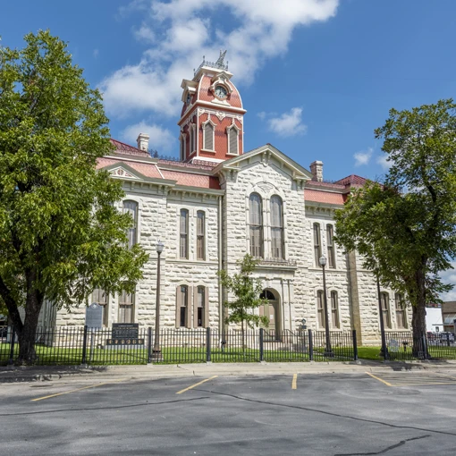 SAS Lampasas building providing towing service in Lampasas