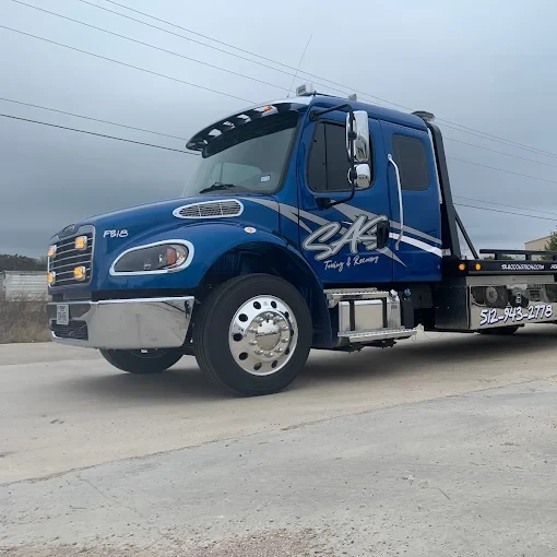 Tow truck providing towing service in Goldthwaite